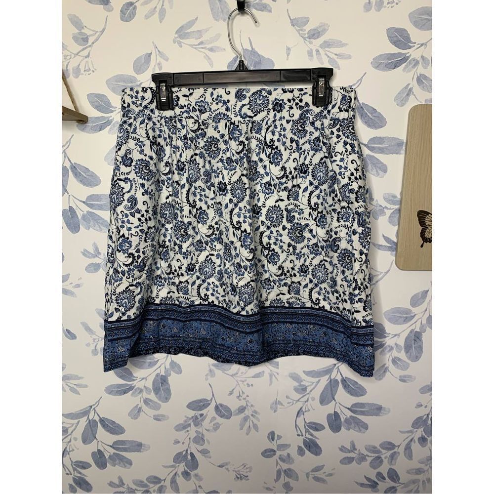 Loft Above The Knee Paisley Blue Skirt Size S